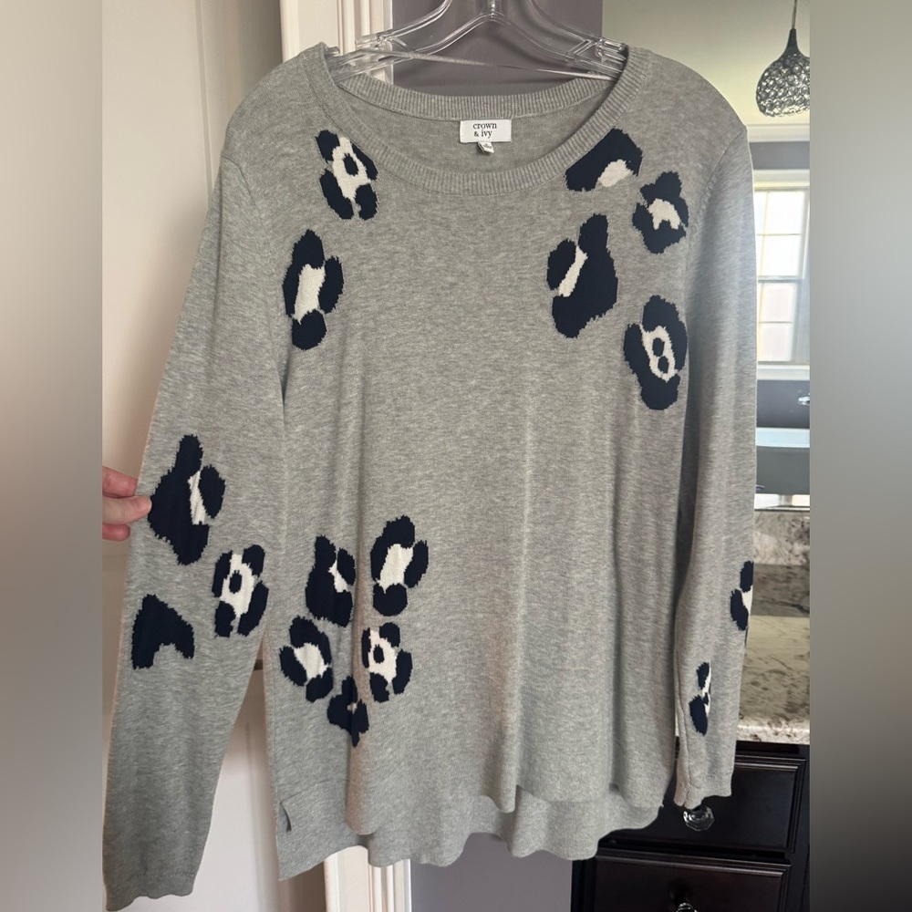 Crown and Ivy size small Gray leopard Patterned Women's sweater
